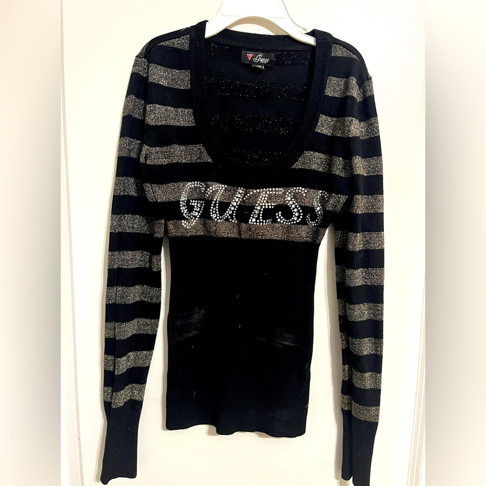 Guess Sweter XS size blackish with gold and silver layout Price to sell
